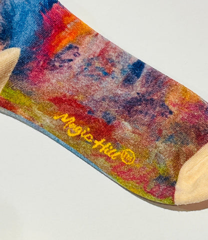 Casual Dressy Sock 100% cotton perfect for the summer or winte with Bruce Mishell Art work. Feels great on the skin.