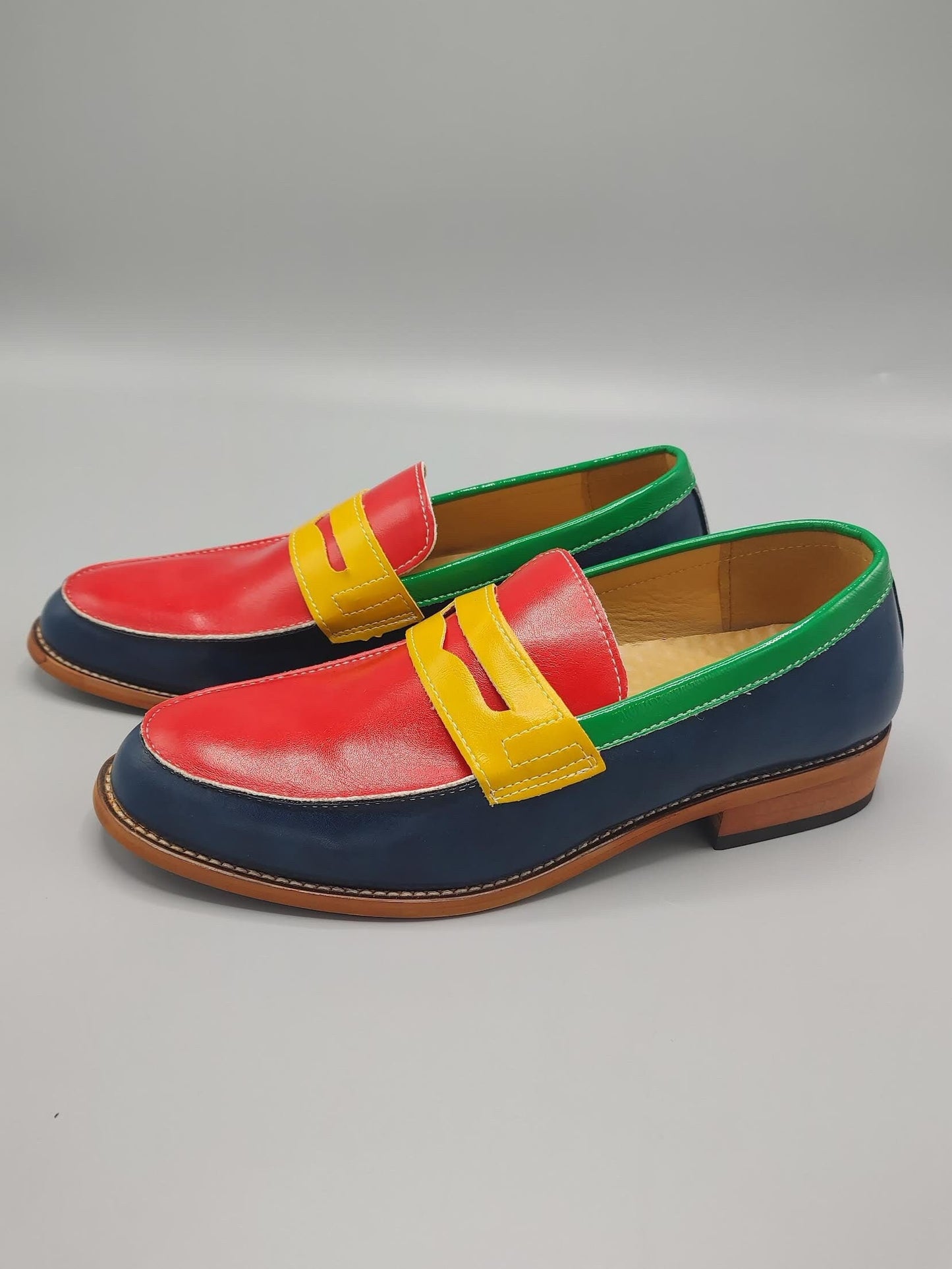 Handmade Luxury Men&#39;s Multi Color Leather Designer Loafers Slip-ons.