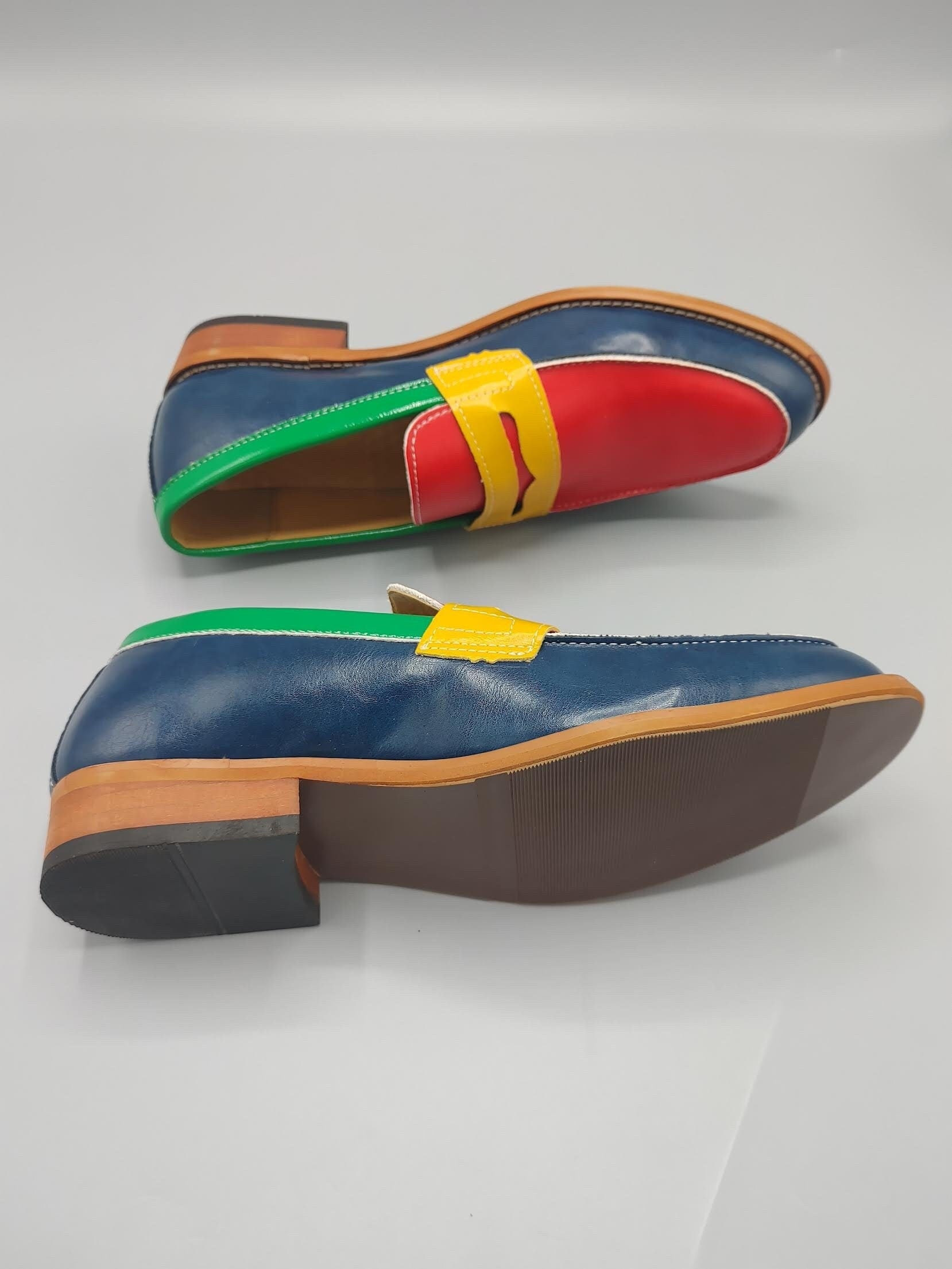 Handmade Luxury Men&#39;s Multi Color Leather Designer Loafers Slip-ons.