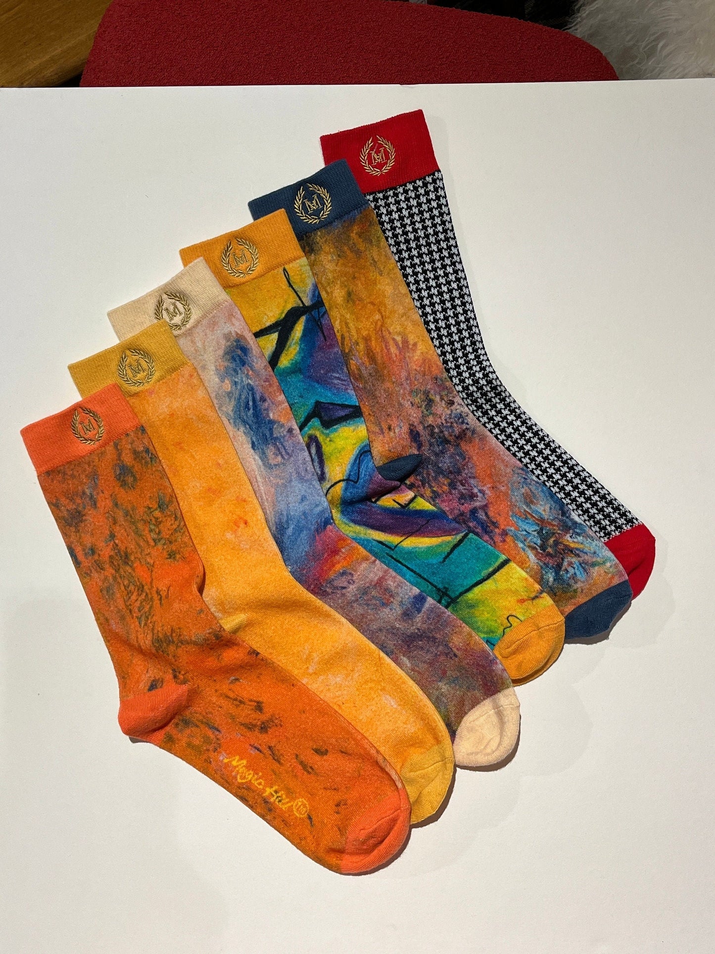 Casual Dressy Sock 100% cotton perfect for the summer or winte with Bruce Mishell Art work. Feels great on the skin.