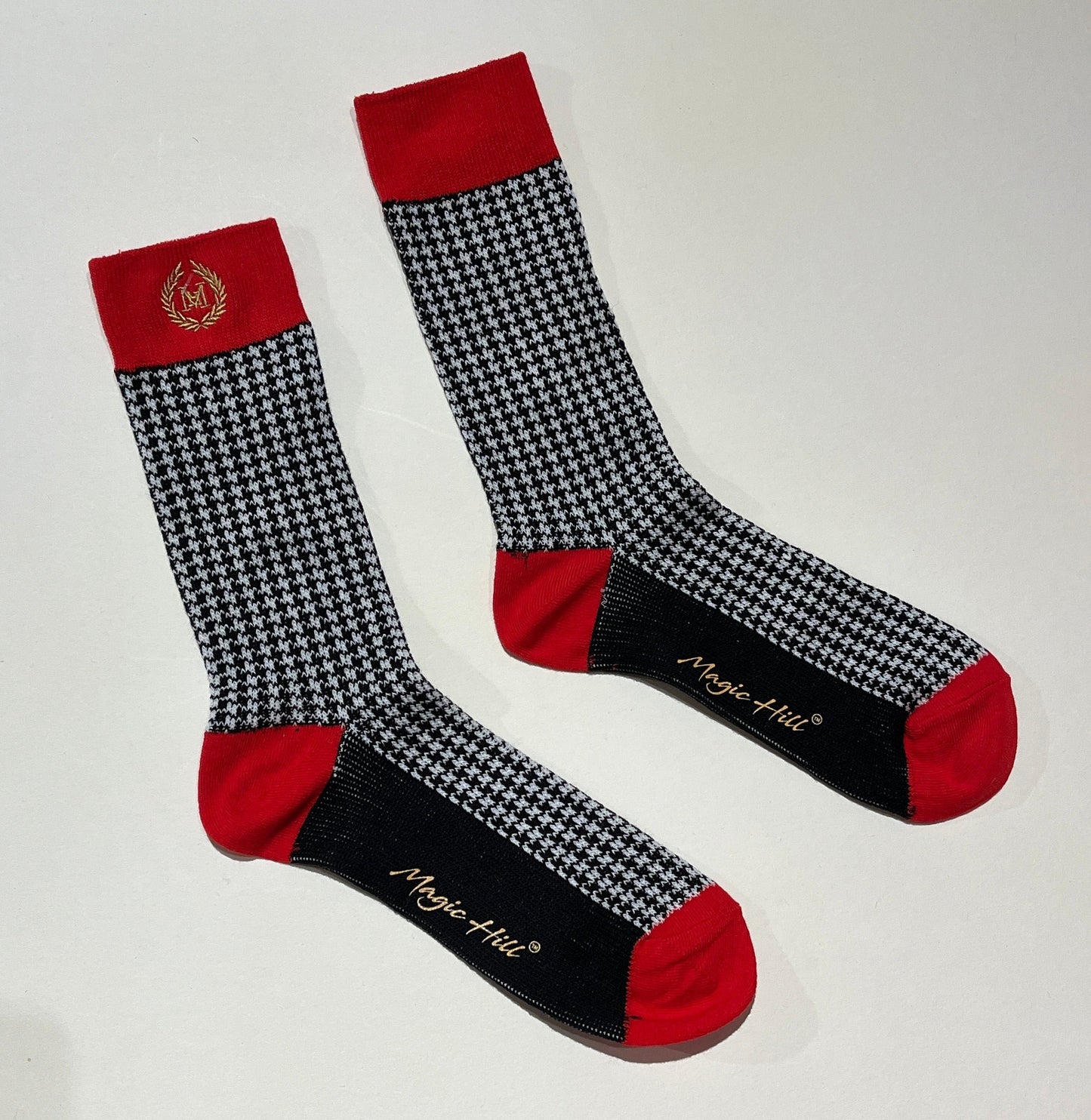 Black & Red Casual Dressy Sock 100% cotton perfect for the summer or winter. Feels great on the skin.