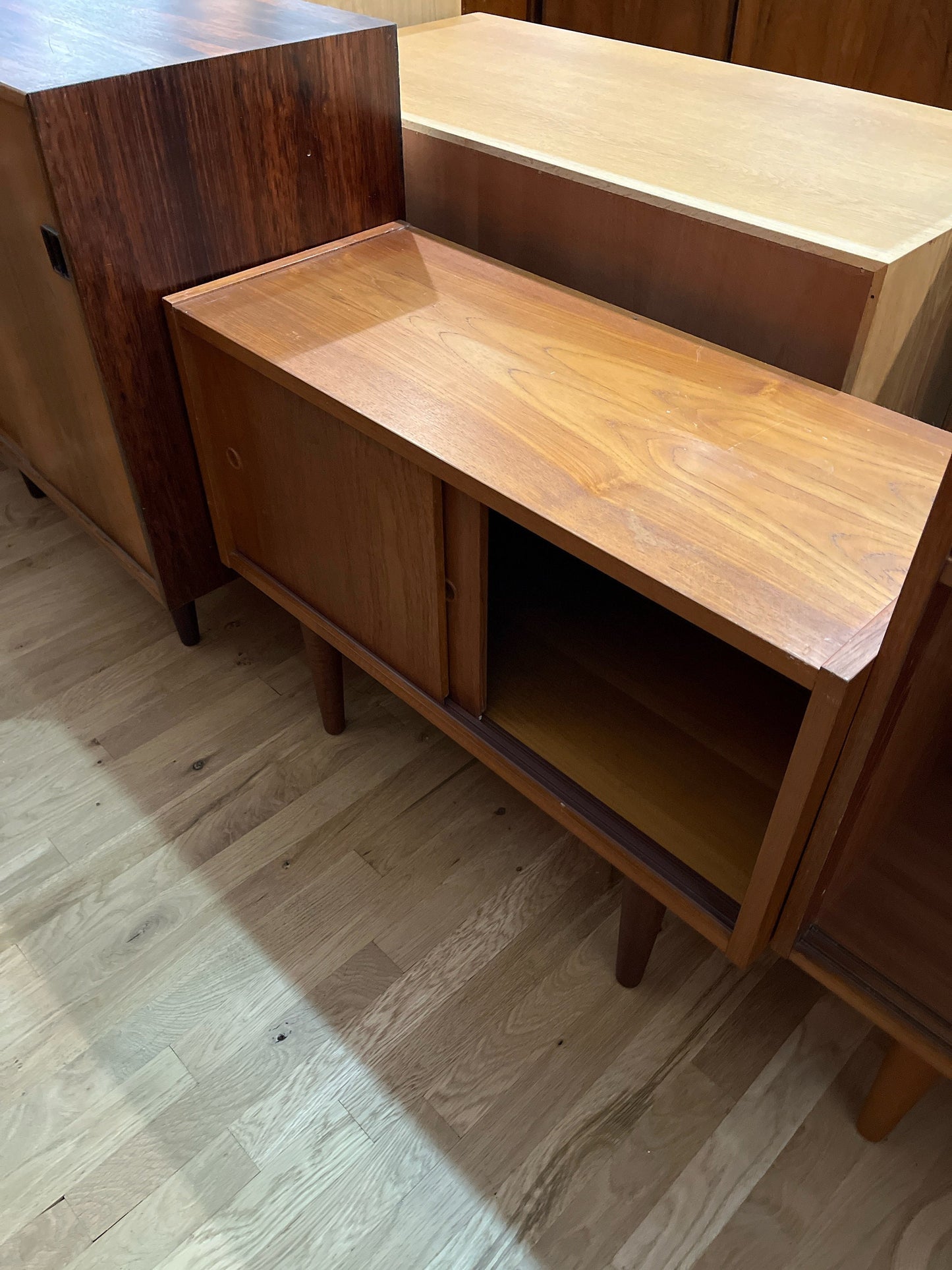 Mid-Century Modern small teak sidboard console 1960's