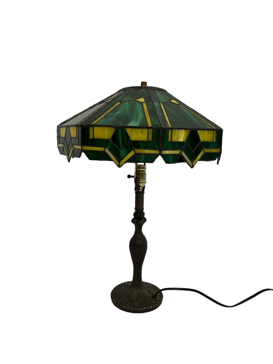 Art deco Tiffany-style glass and bronze table lamp