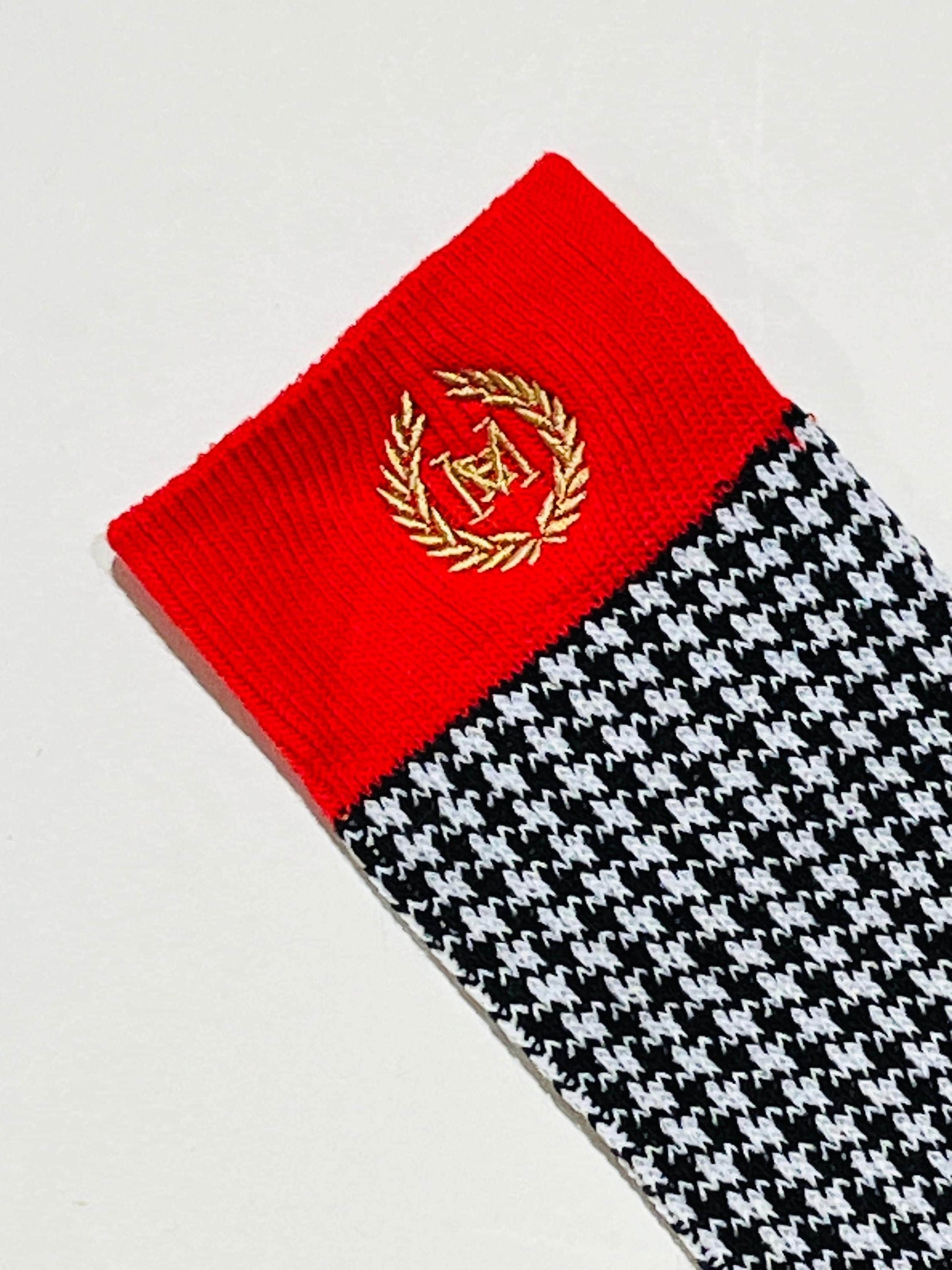 Black & Red Casual Dressy Sock 100% cotton perfect for the summer or winter. Feels great on the skin.