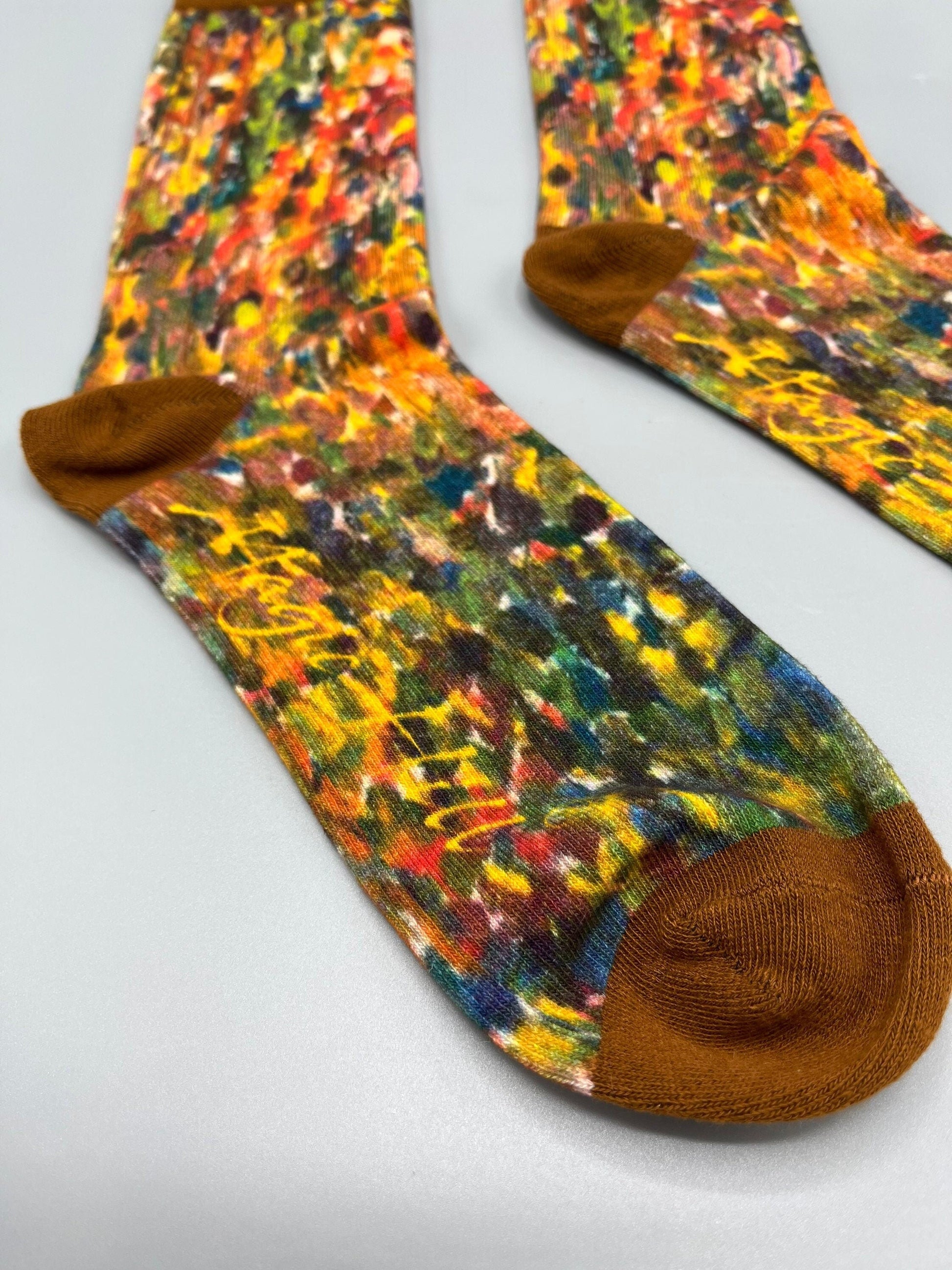 Bruce Mishell’s “Unity” Casual Multi Colored Casual Sock 100% cotton perfect for the summer or winter. Feels great on the skin.