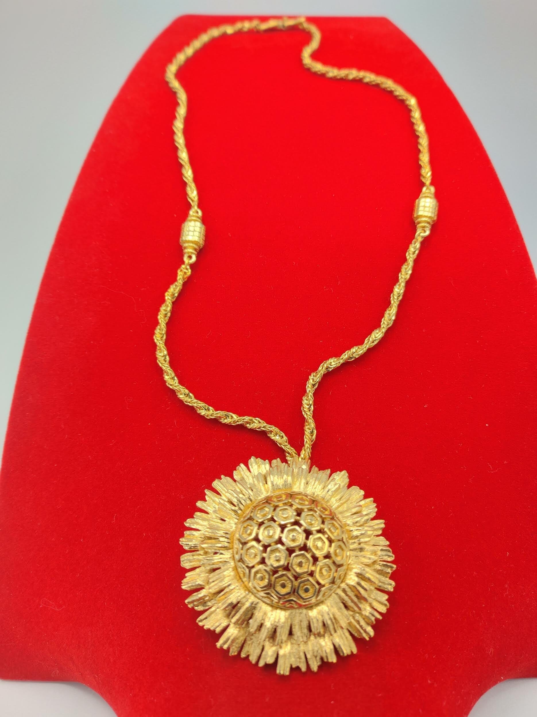Vintage Signed Designer Runway &quot;MONET&quot; Gilt Gold Sunflower Pendant Necklace